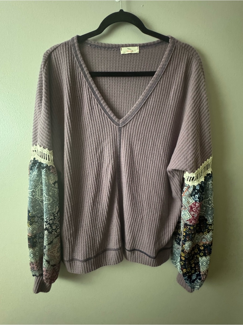 Hummingbird Waffle Knit V-Neck Top with Patchwork Sleeves Medium
